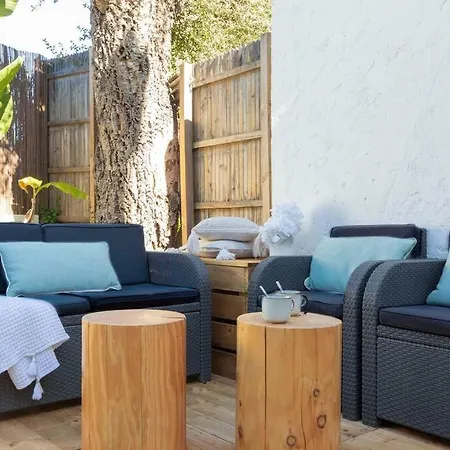 Appartement à 200m De La De Tahiti Et à Proximité Du Centre De St Tropez